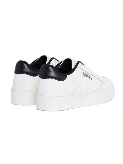 Vaneela low court trainers