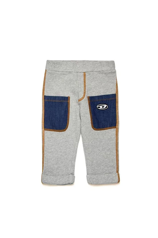 Trousers with denim pockets