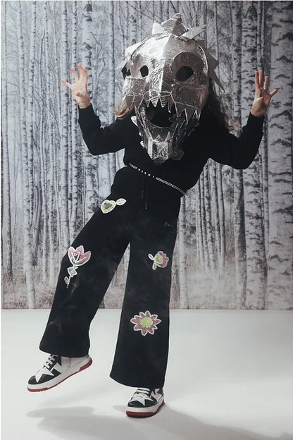 Sweatshirt with sequined flowers